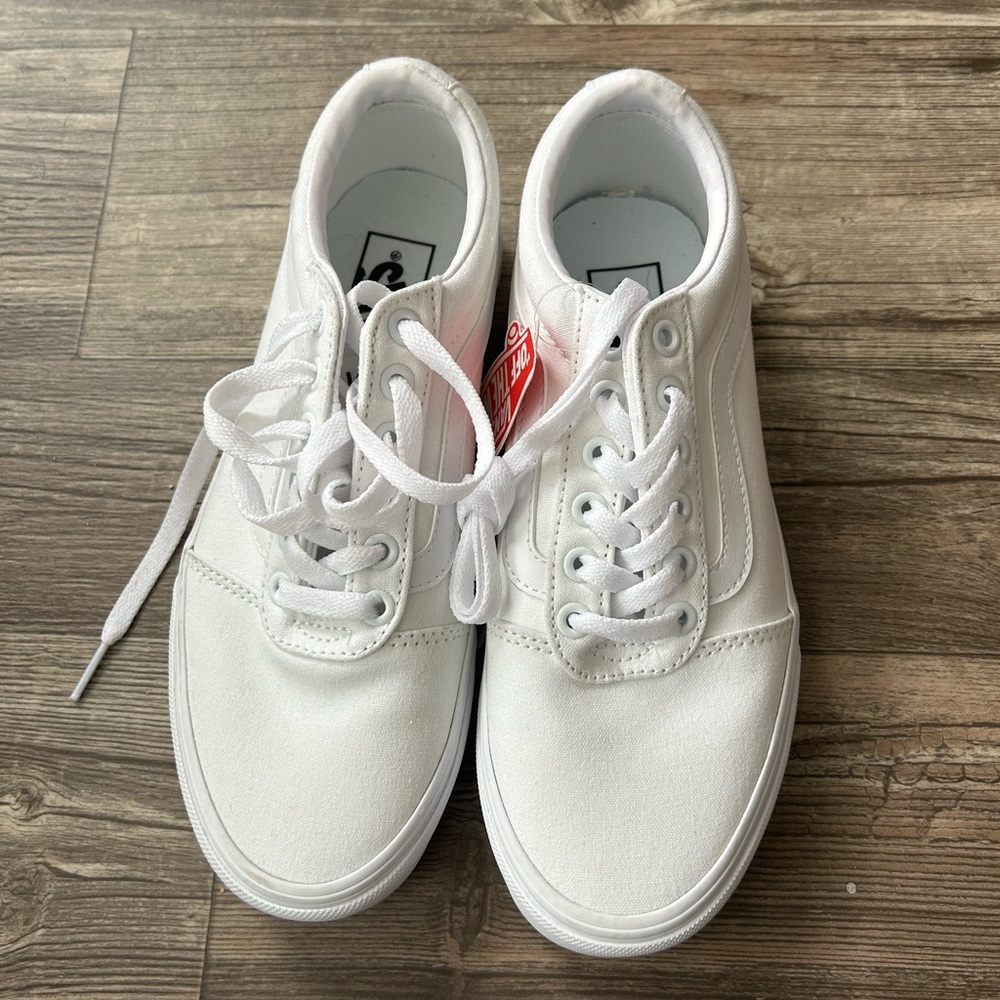 BRAND NEW VANS
